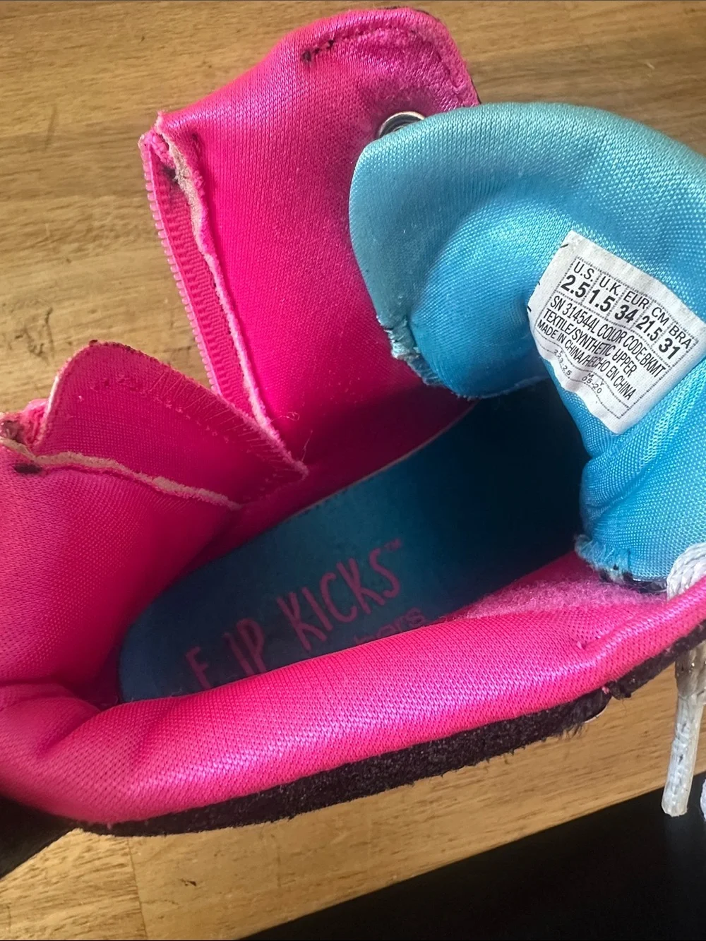 SKECHERS flip kicks sneakers